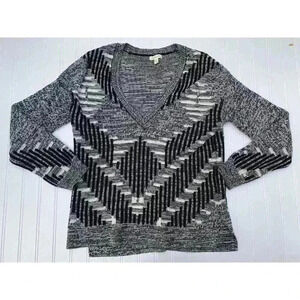 Silence + Noise Urban Outfitters Women's Black White Print Sweater Medium. 267